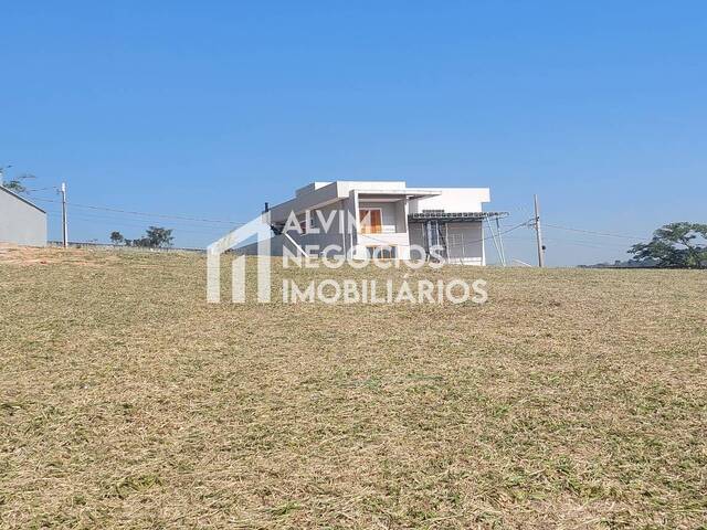 Terreno para Venda em São José dos Campos - 4